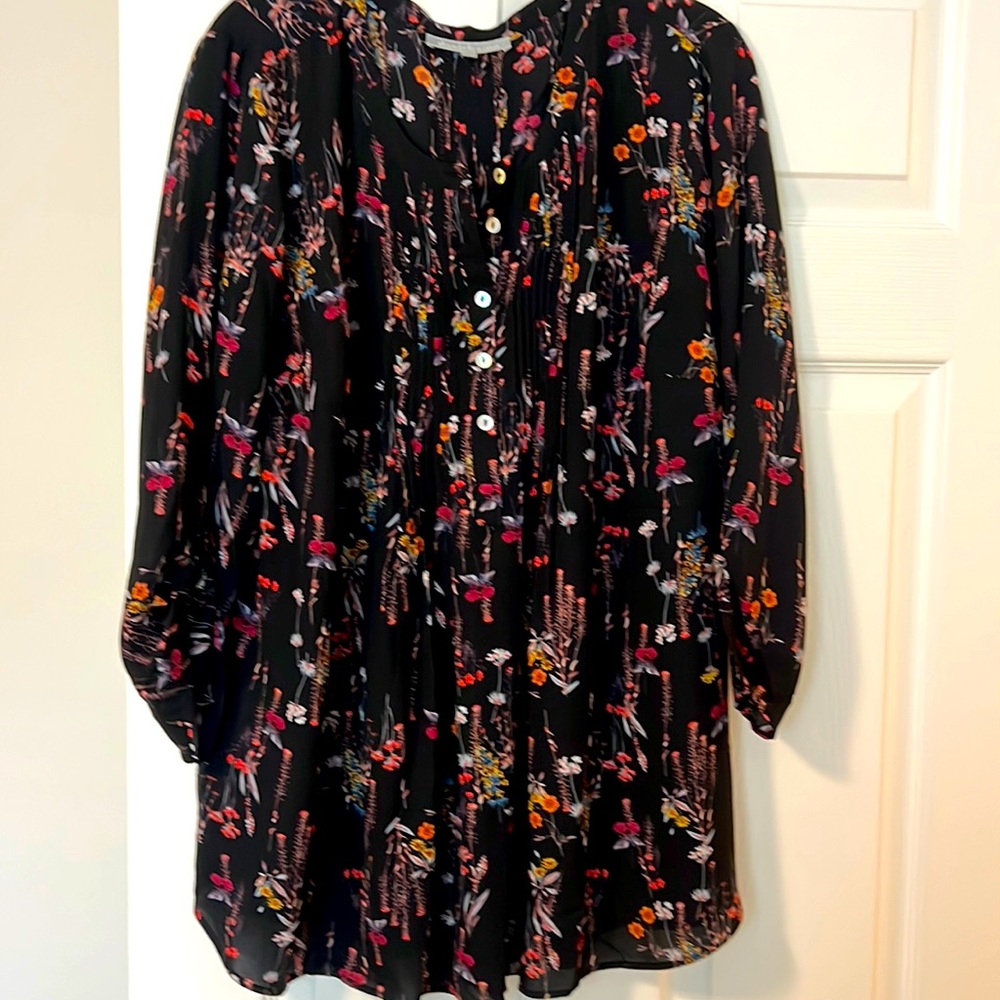 Daniel Rainn womens 2x black floral blouse